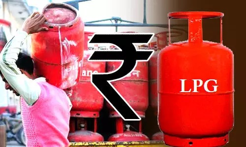 रक्षा बंधन से पहले सरकार का बड़ा फैसला, 200 रुपये सस्ता हुआ LPG सिलेंडर