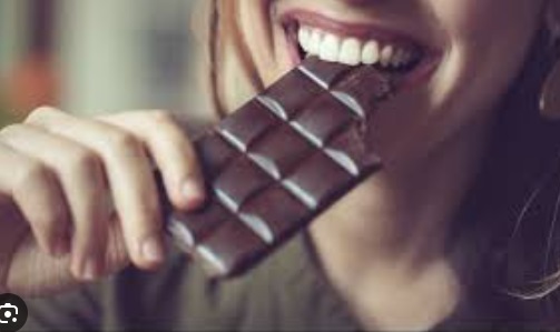 डार्क चॉकलेट से जुड़ें हैं सेहत के कई फायदे, इन तरीकों से कर सकते हैं डाइट में शामिल