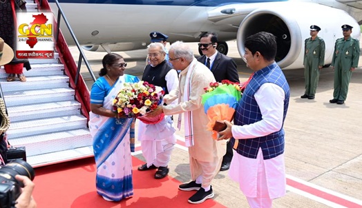  मुख्यमंत्री भूपेश बघेल ने विमानतल पर राष्ट्रपति श्रीमती द्रौपदी मुर्मु का छत्तीसगढ़ प्रवास पर राजधानी रायपुर पहुँचने पर उनका आत्मीय स्वागत किया