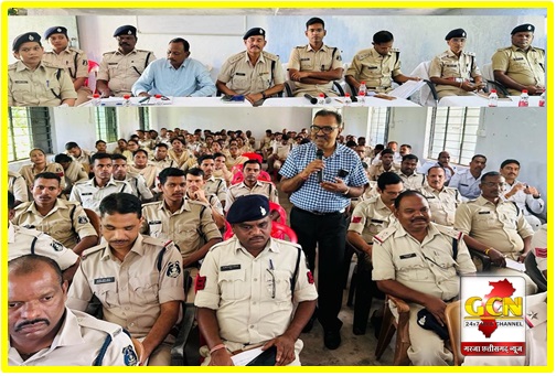 सूरजपुर के पुलिस अधिकारी-कर्मचारियों को दी गई विधान सभा निर्वाचन के संबंध में प्रशिक्षण