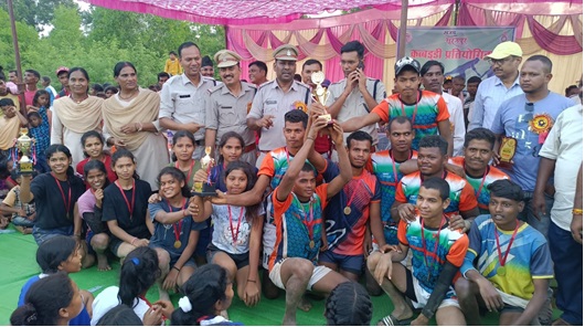 सूरजपुर पुलिस का सजग सूरजपुर अभियान: थाना जयनगर व भटगांव ने आयोजित कराया कबड्डी प्रतियोगिता