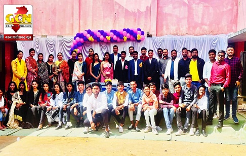 आत्मानंद प्रेमनगर में हर्षोल्लास के साथ मना विदाई समारोह